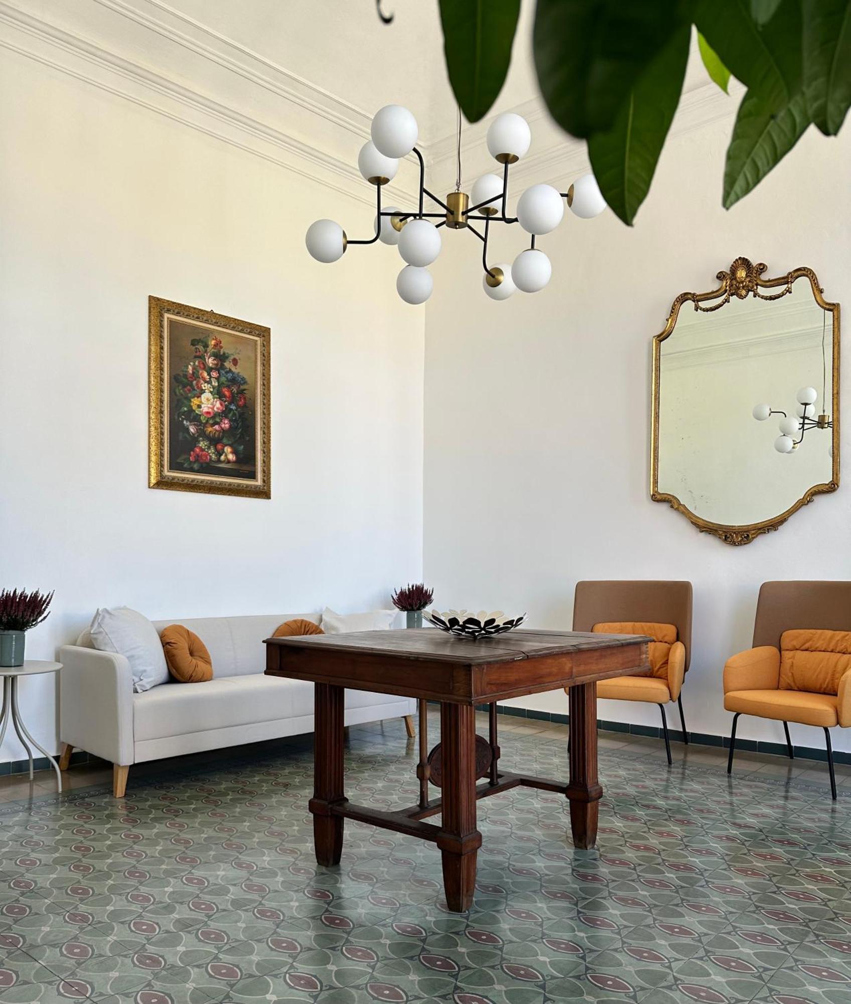 Dimora Ferdinandea Guest house *